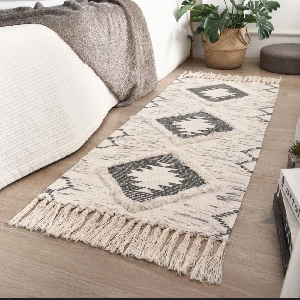 Neutral Diamond Pattern Fringe Runner Doormat - Cream and Gray